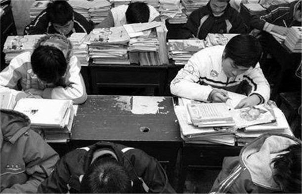 全國(guó)厭學(xué)少年管教學(xué)校,厭學(xué)孩子學(xué)校,問(wèn)題孩子學(xué)校
